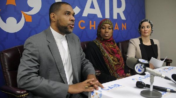 Complaint filed against airline for placing Muslim flight attendant on leave of absence