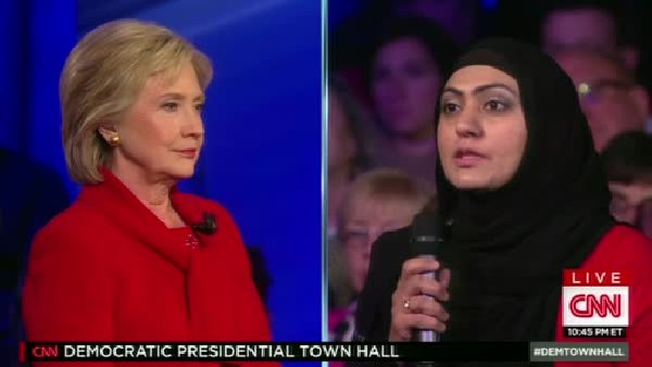 Clinton slams Trump and Islamophobia at Iowa town hall