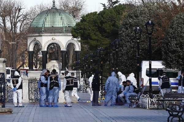 Suicide bomber kills 10 people in Istanbul