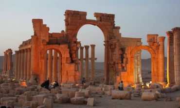 Syrian army expects to retake Palmyra from ISIS 'within hours'