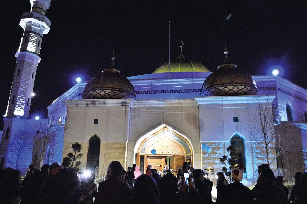 Islamic Center of America shines blue, aims to dispel autism myths