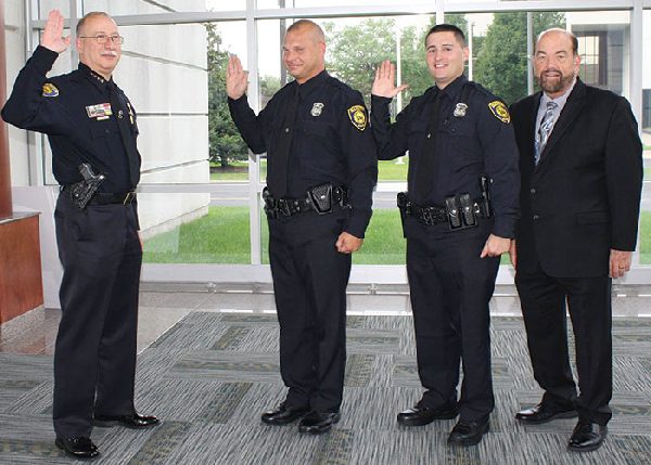 Dearborn officers turn against their chief