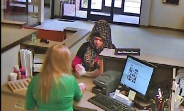 Woman in hijab claimed to have bomb during Bank robbery in Taylor