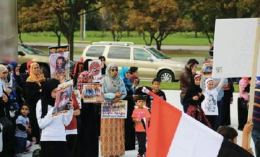 Local Yemenis protest Saudi-led strikes: "Saudi is ISIS"