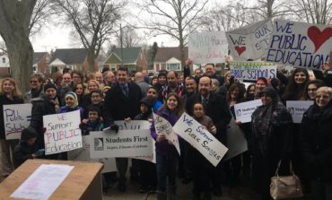 Community stands in solidarity with public education