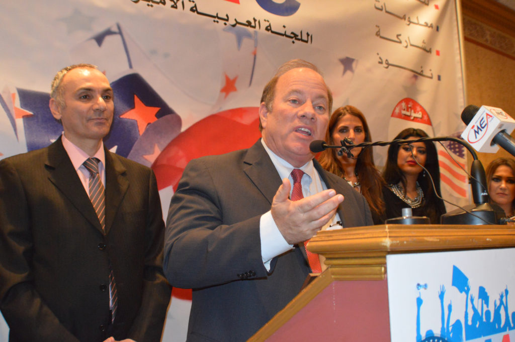 Hammoud stands next to Detroit Mayor Duggan at an AAPAC event