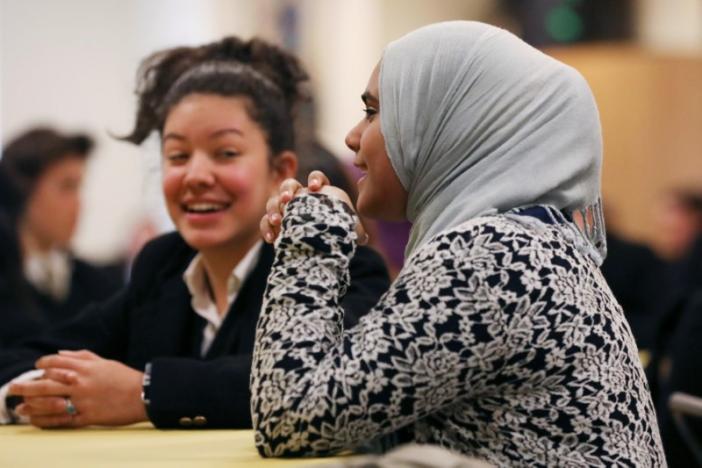 To ease fears, U.S. Muslim schools reach out to neighbors