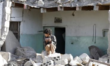 Saudi air strikes kill dozens at Yemen market
