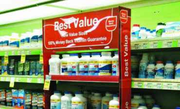 Wal-Mart, Walgreens, CVS turn up the heat on generic drugmaker deals