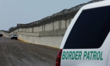 U.S. border agents detain Mexican girl being rushed to hospital