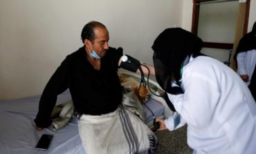Free clinic opens for Yemenis impoverished by war