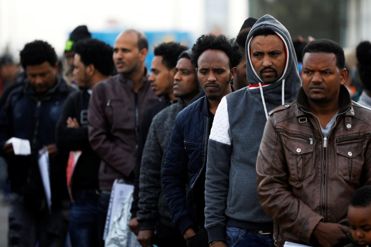 Cash Or Custody Israel Kicks Off Deportation Of African Migrants