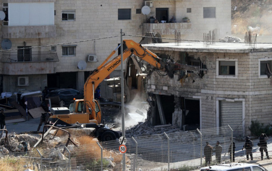 Home demolition in Wadi Hummus, occupied East Jerusalem (Ahmed Mezher - WAFA APA)