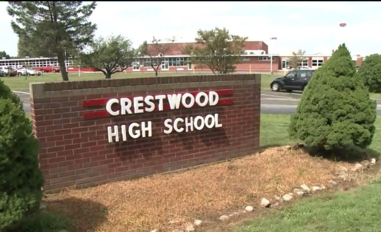 Crestwood School District to return to virtual learning temporarily, plans COVID-19 vaccine clinic