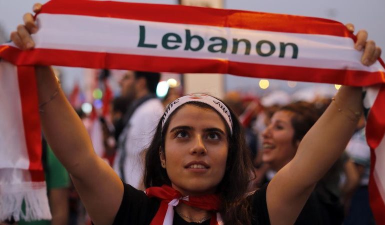 Singing all the way to the bank: Lebanese protesters fear for their savings