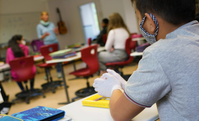 An unvaccinated teacher infected half a class in California, CDC says