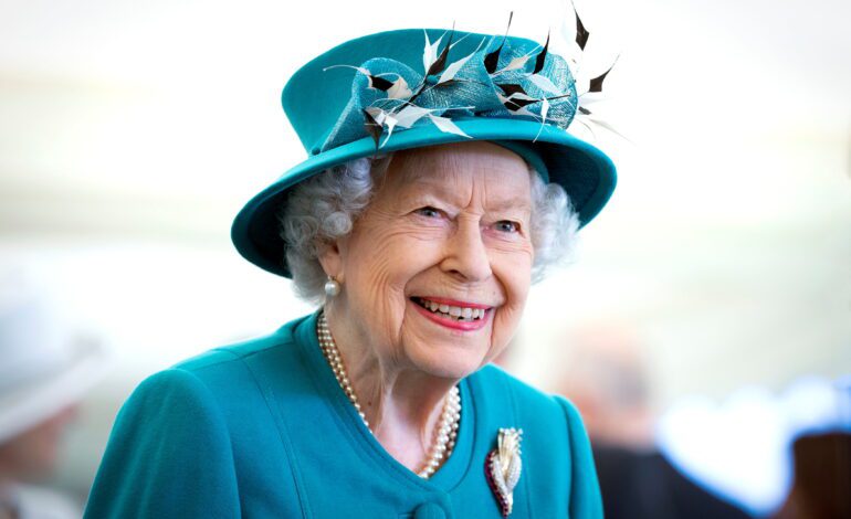 Queen Elizabeth II dies at 96, ending an era for Britain