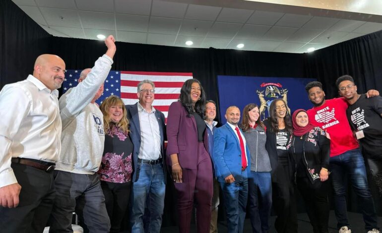 Dems, GOP make final push to gain votes among local Arab Americans
