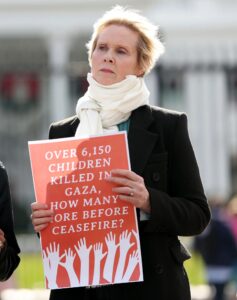 “Sex and the City” star Cynthia Nixon has joined a hunger strike demanding a permanent ceasefire in Gaza.