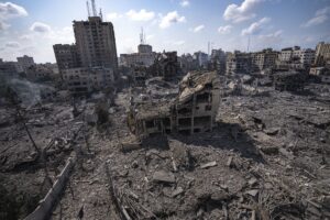 A view of the rubble of buildings hit by an Israeli airstrike, in Gaza City, October 10, 2023 - Photo by AP