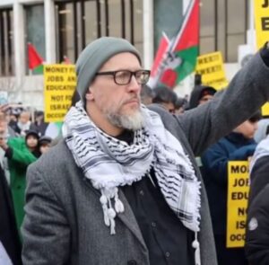 The man that started shouting "Death to America" during the International Day of Al-Quds on Friday, April 5. – Videograb