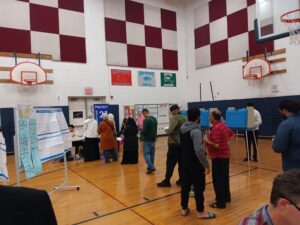 Arab American voters standing in line to cast their votes on November 5 at Salina School precinct. – Photo by The Arab American News