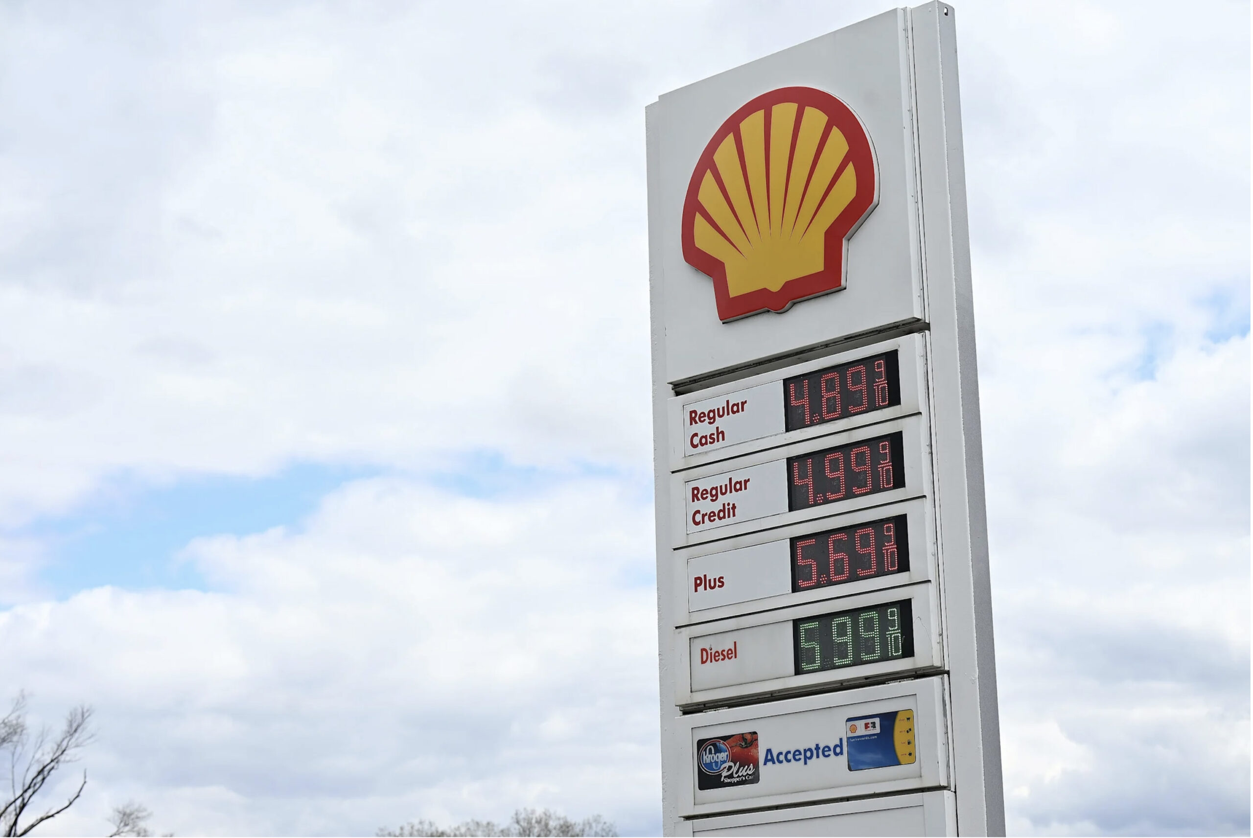 Michigan diesel hits all-time high as energy crisis deepens.